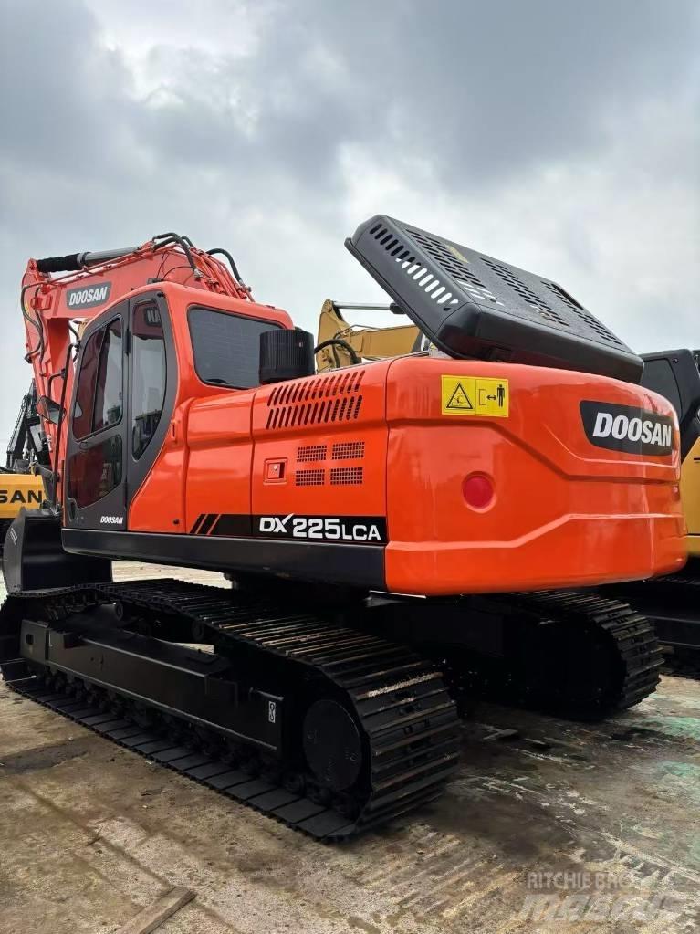 Doosan 225 LCA Bageri gusjeničari