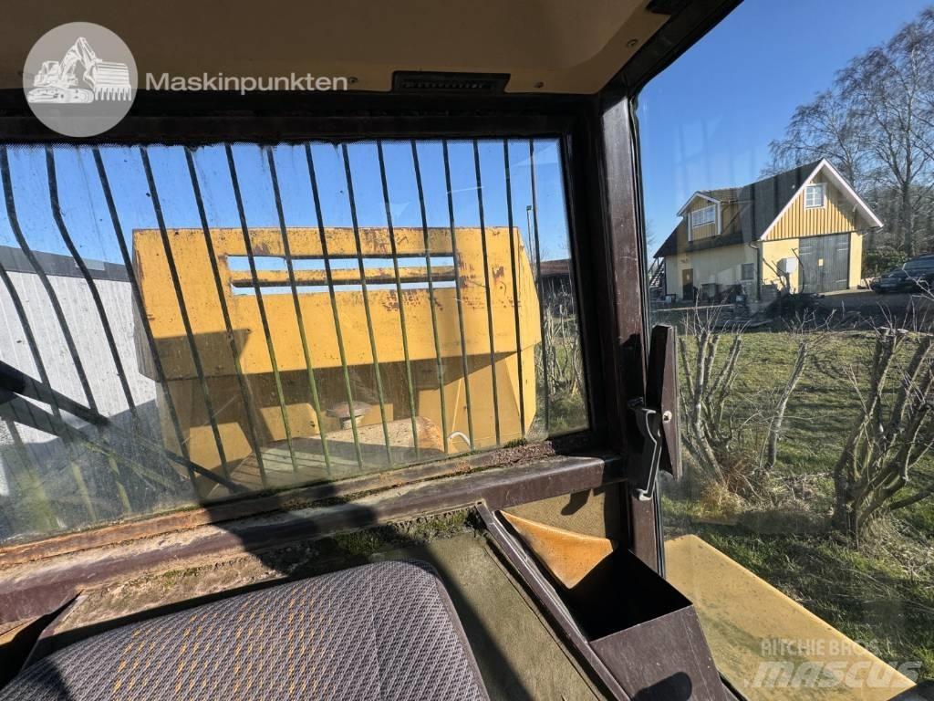 Hydrema 910 Zglobni demperi