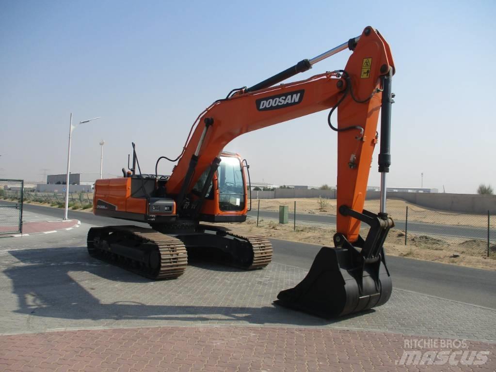 Doosan DX 225 LCA Bageri gusjeničari