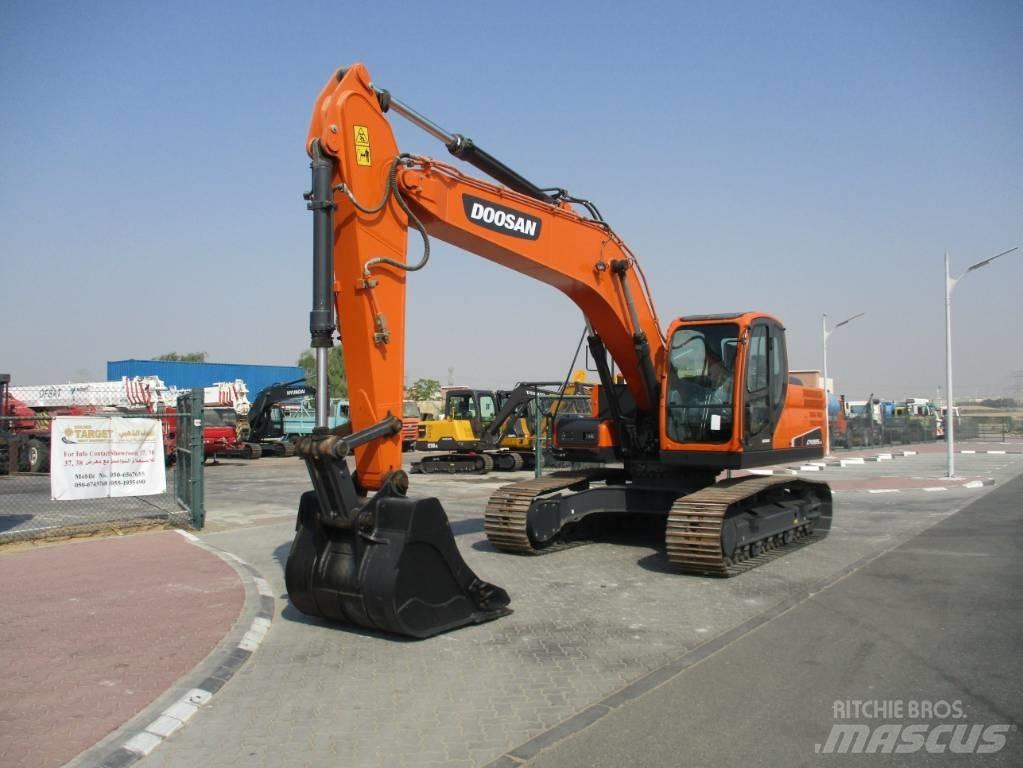 Doosan DX 225 LCA Bageri gusjeničari