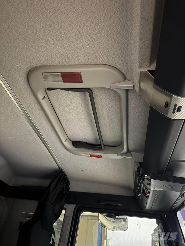 MAN TGX 35.540 Rol kiper kamioni s kukama za dizanje