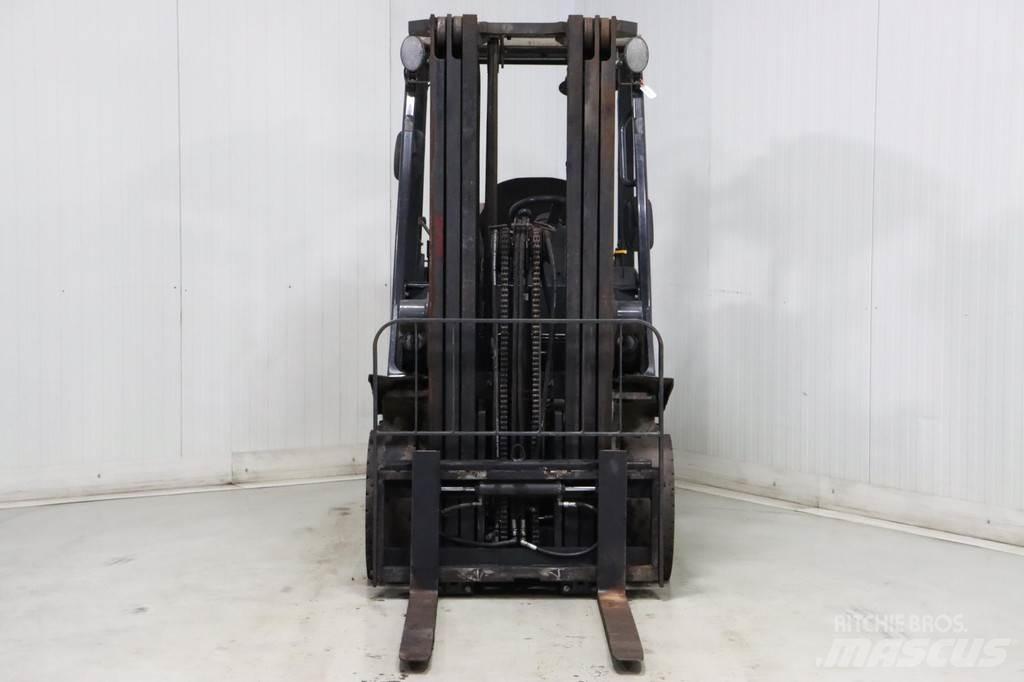 Nissan U1D2A20LQ Plinski viličari