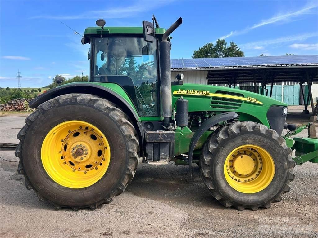 John Deere 7820 Traktori