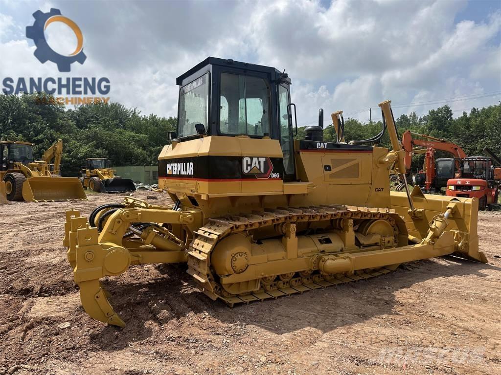 CAT D6G Buldožeri gusjeničari