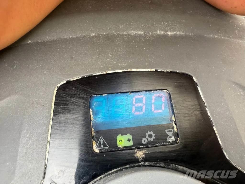 Toyota SWE200D Ručni električni viličar