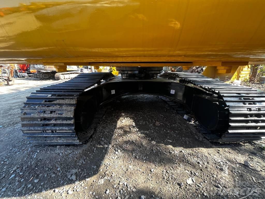 Komatsu PC 220-8 Bageri gusjeničari