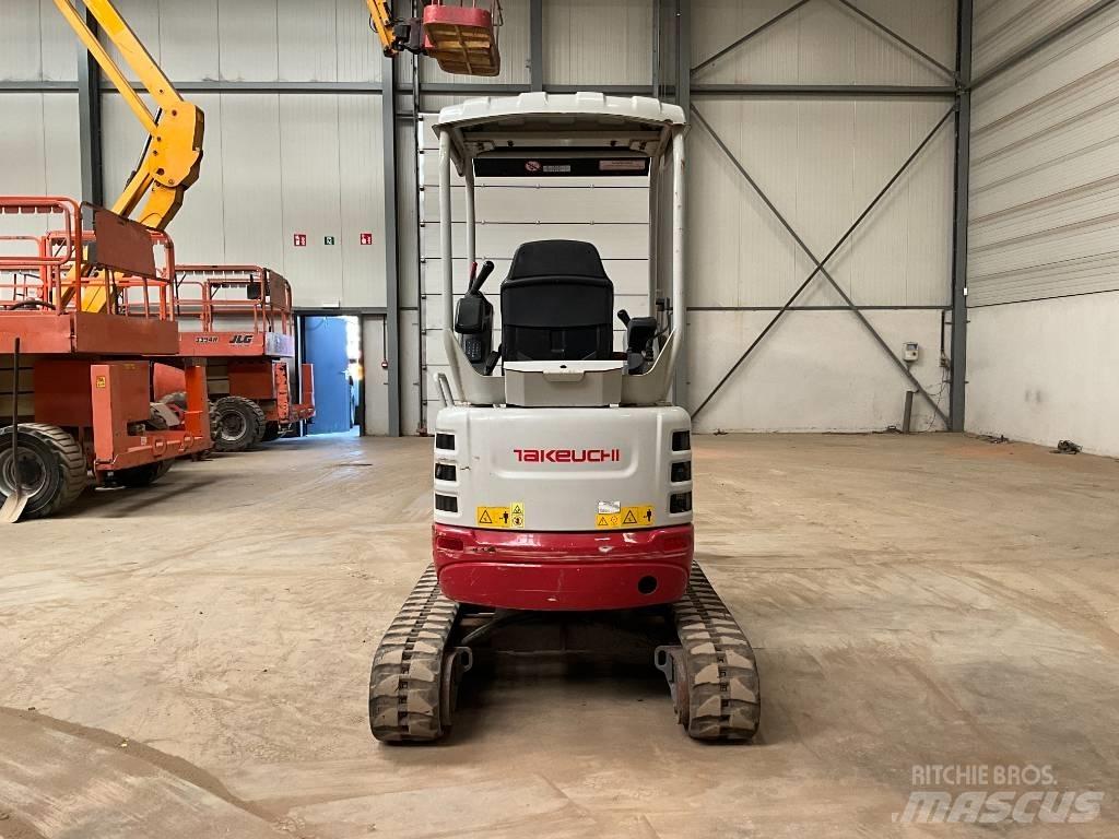 Takeuchi TB 215 R Mini bageri <7t