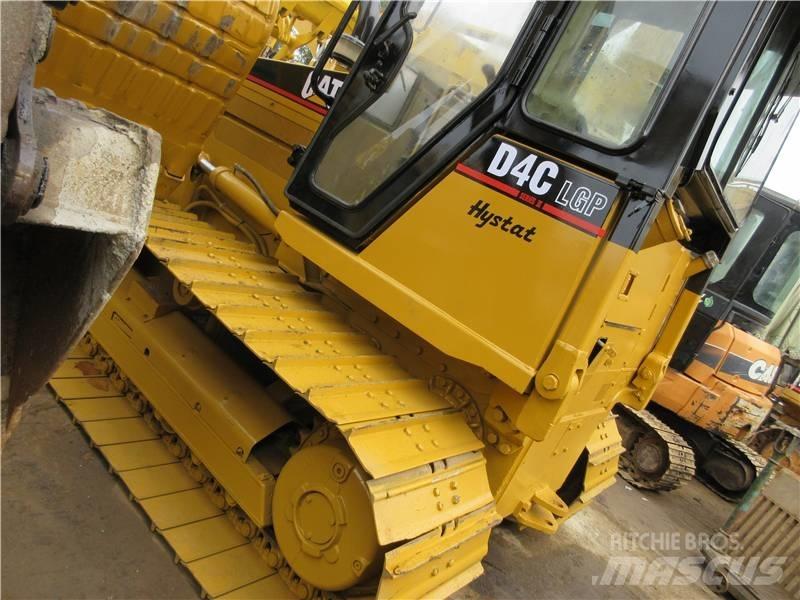 CAT D 4 C Buldožeri gusjeničari