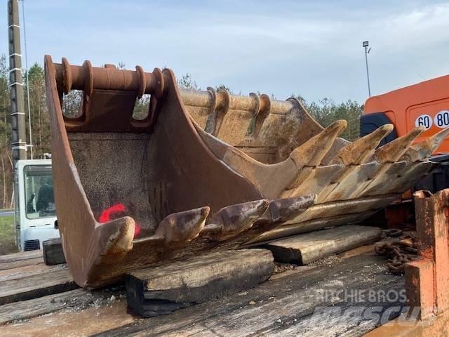 Komatsu PC 210 LC-8 Bageri gusjeničari