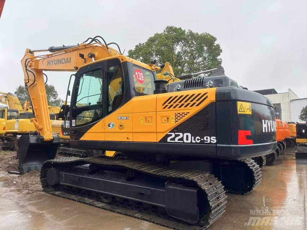 Hyundai R220LC-9S Bageri na kotačima