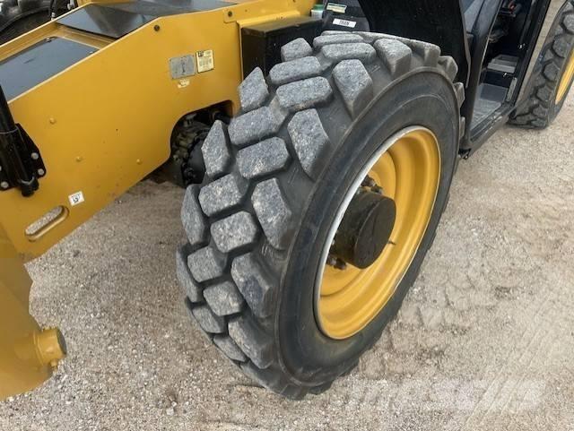 CAT TL1055D Teleskopski viličari