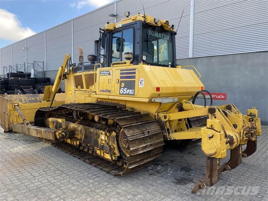 Komatsu D65PXI-18 Buldožeri gusjeničari