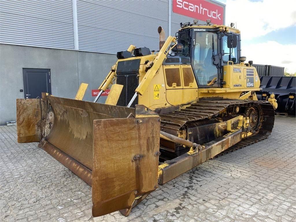 Komatsu D65PXI-18 Buldožeri gusjeničari