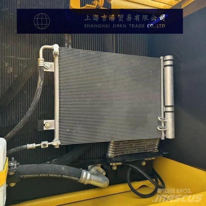 Komatsu PC 220 Bageri gusjeničari