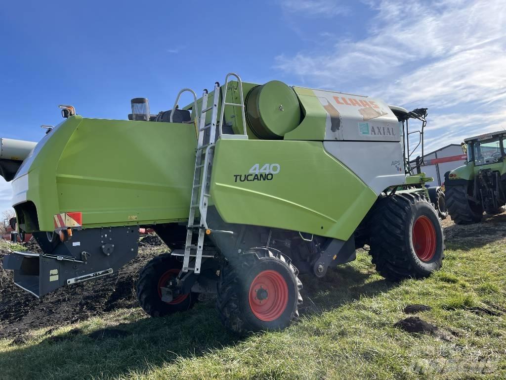 CLAAS Tucano 440 Kombajni