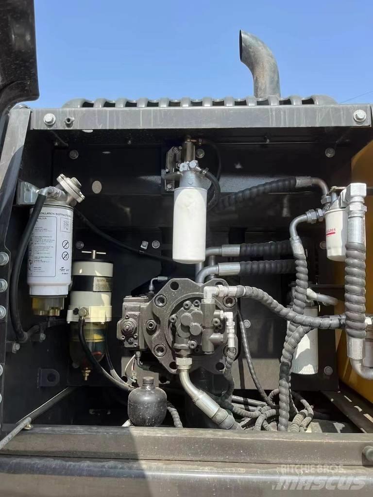 Volvo EC 240 Bageri gusjeničari