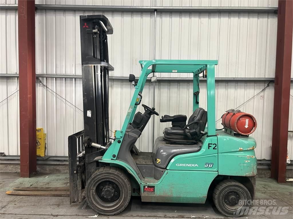 Mitsubishi FG30NT Plinski viličari