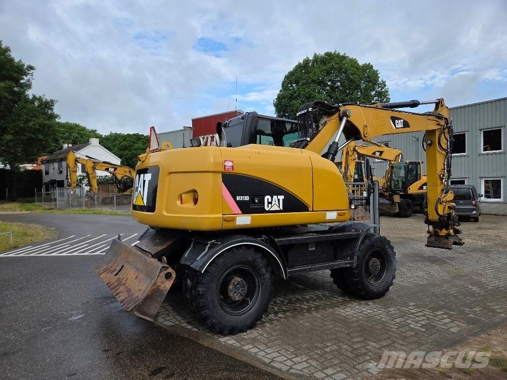 CAT M313D Bageri na kotačima