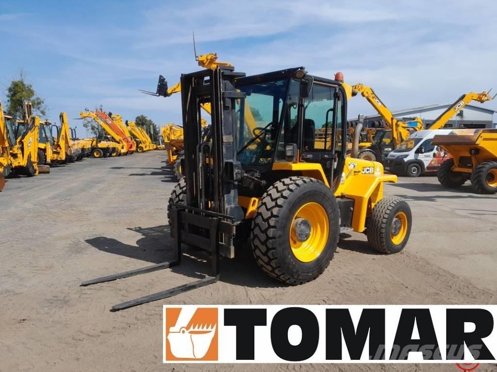 JCB 930-4 Terenski viličar
