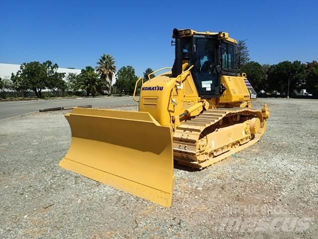 Komatsu D61EX-24 Buldožeri gusjeničari