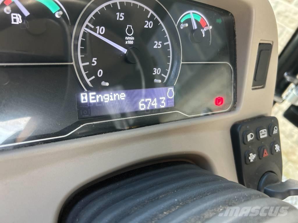 John Deere 3046R Traktori