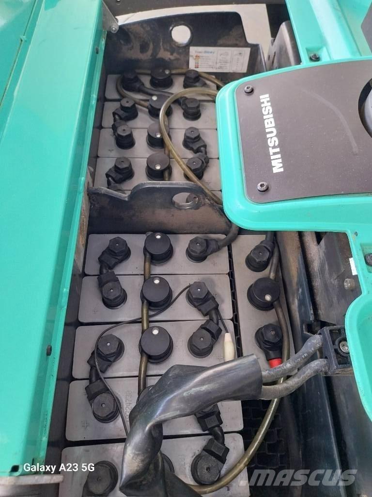 Mitsubishi PBV20N3 Nisko podizni električni viličar sa platformu