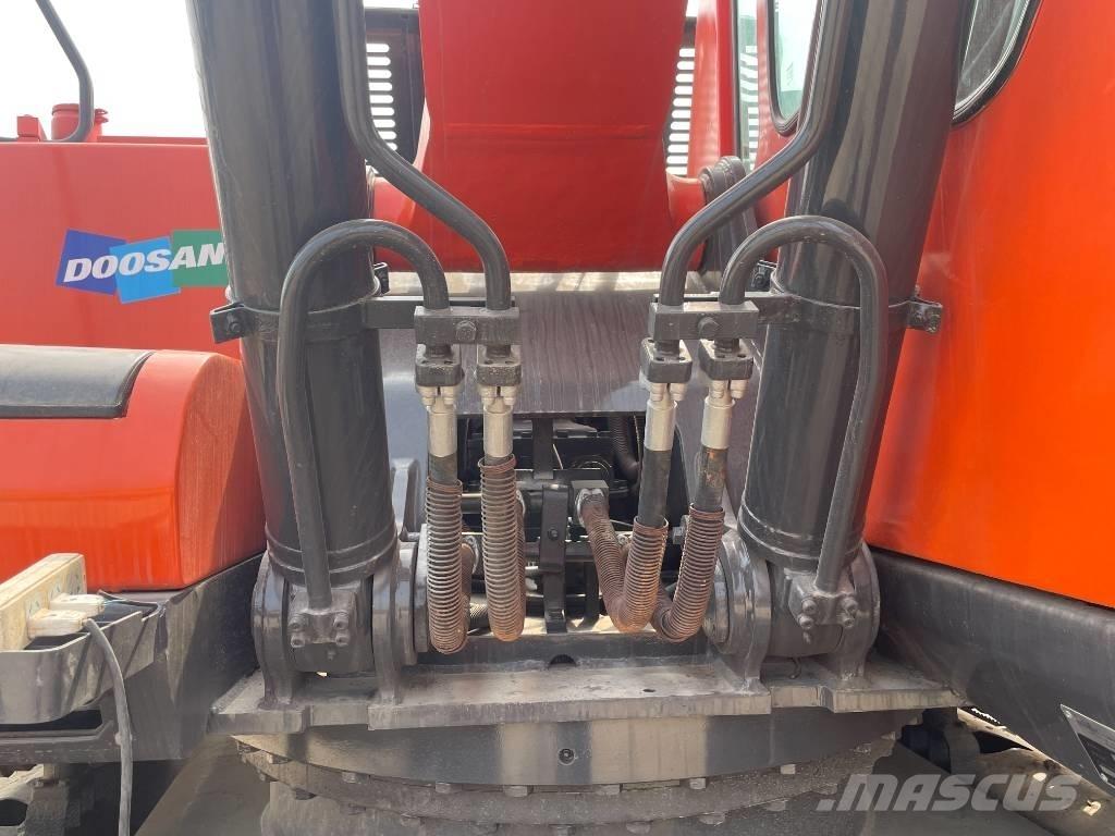 Doosan DX 300 Bageri gusjeničari