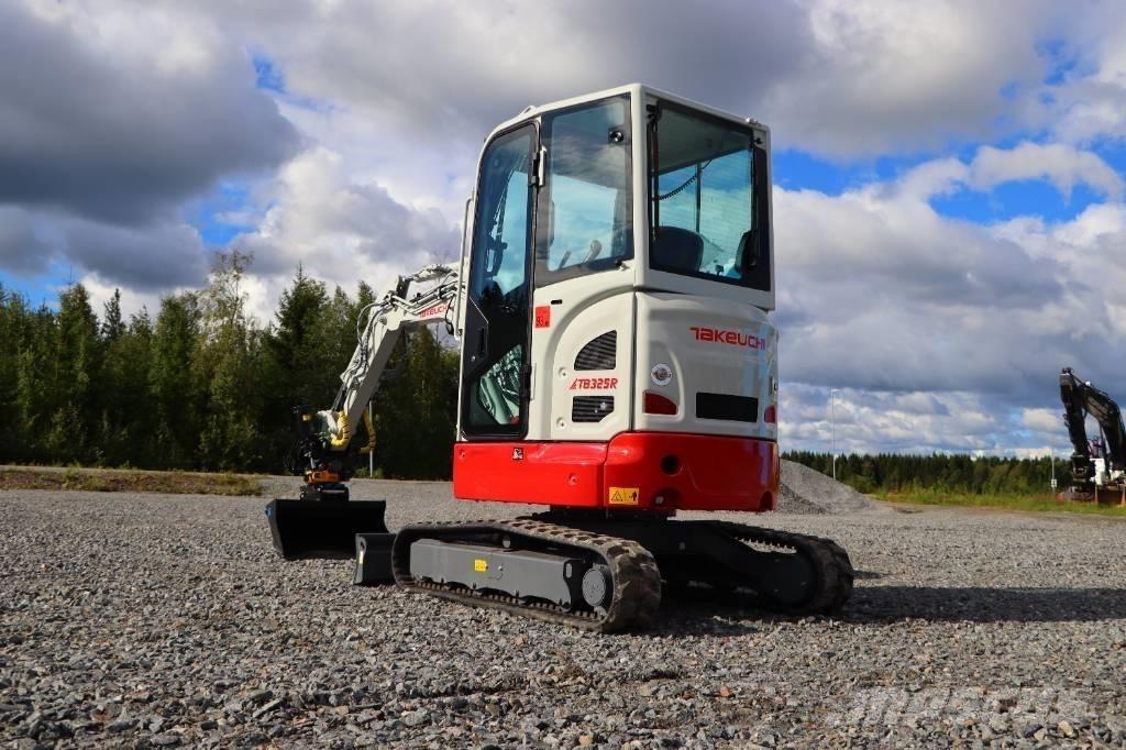 Takeuchi TB325R Mini bageri <7t
