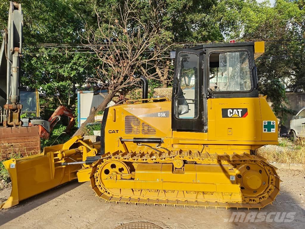 CAT D 5 K Buldožeri gusjeničari