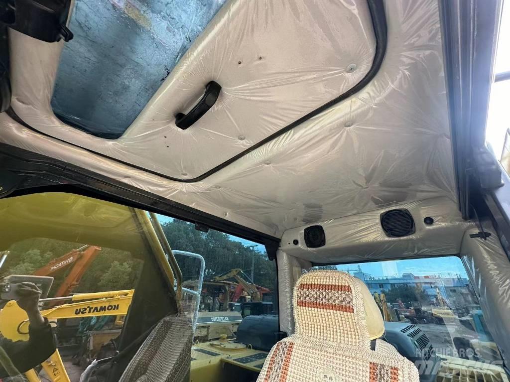 Komatsu PC 220 Bageri gusjeničari