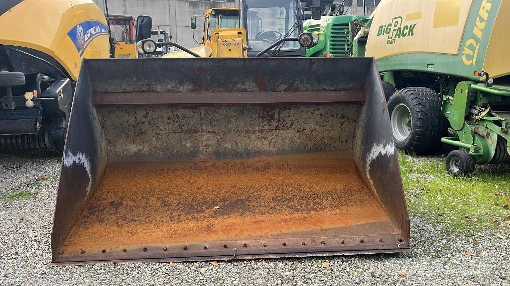 Komatsu WH 713 Teleskopski viličari