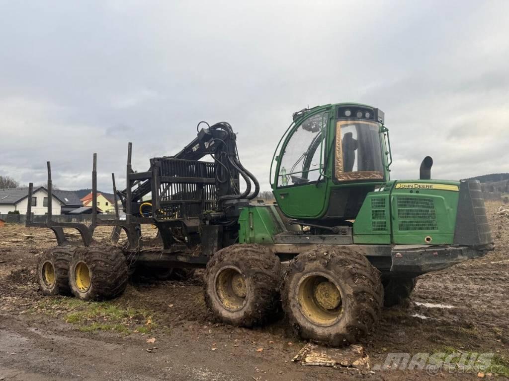 John Deere 1510E Forvarderi