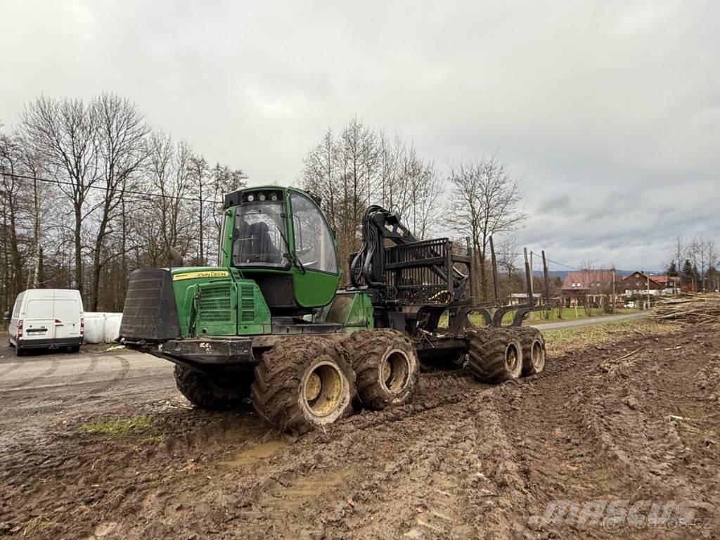 John Deere 1510E Forvarderi