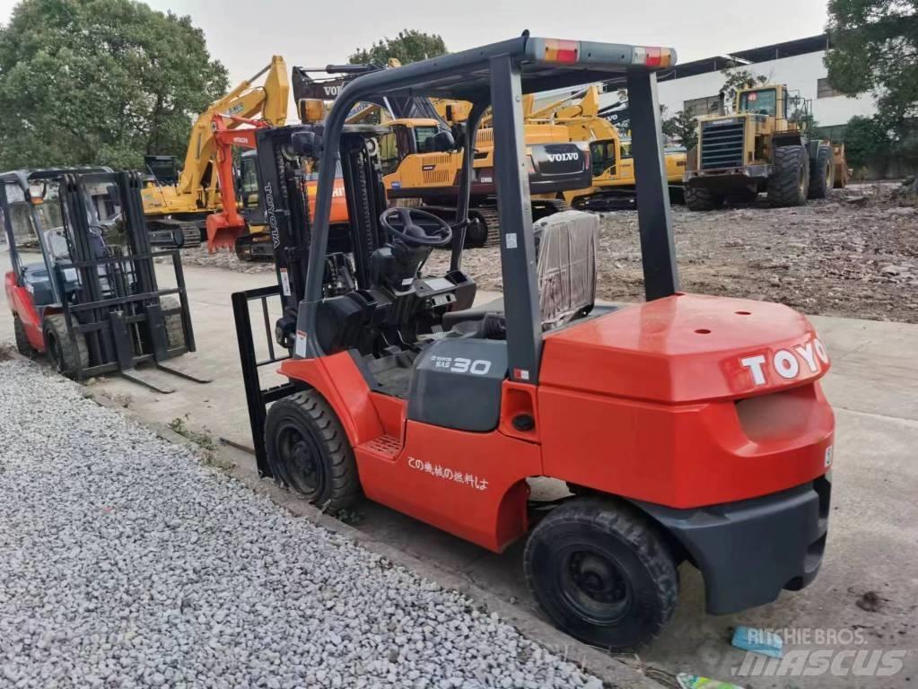 Toyota 7FD 30 Dizelski viličari