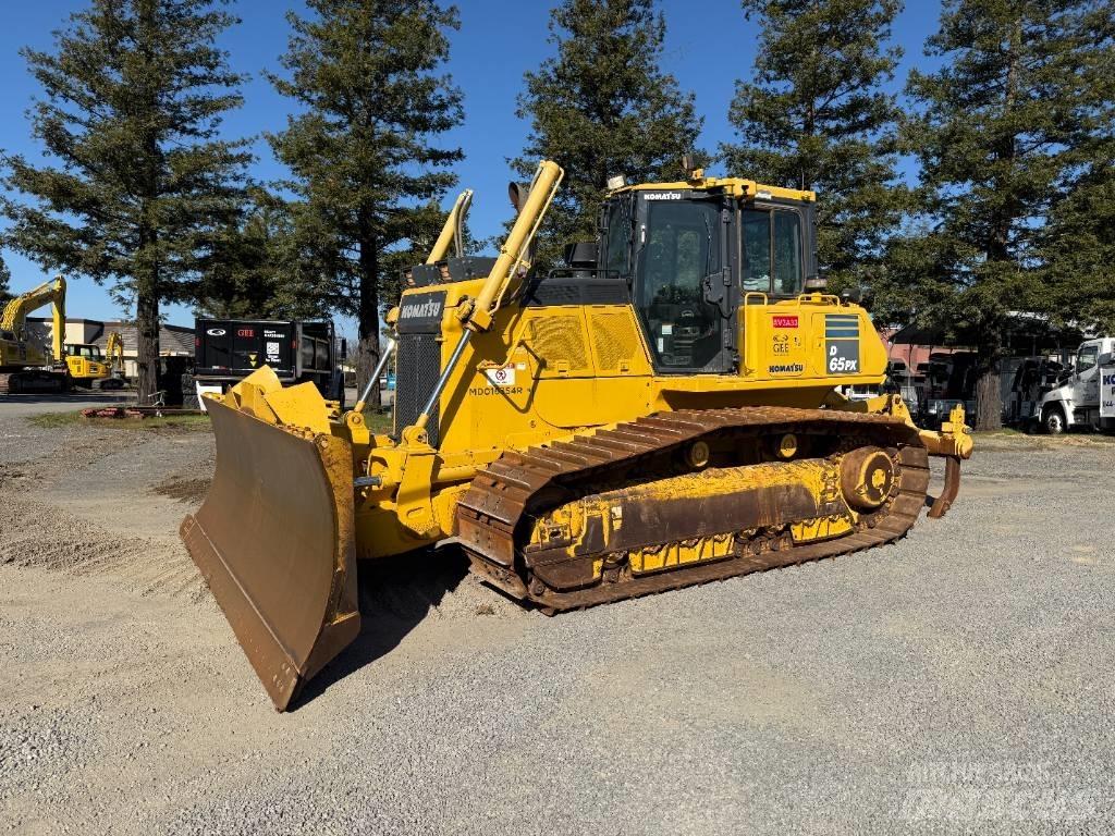 Komatsu D65PX-18 Buldožeri gusjeničari