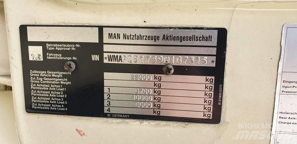 MAN 26.422 Kamioni sa ceradom