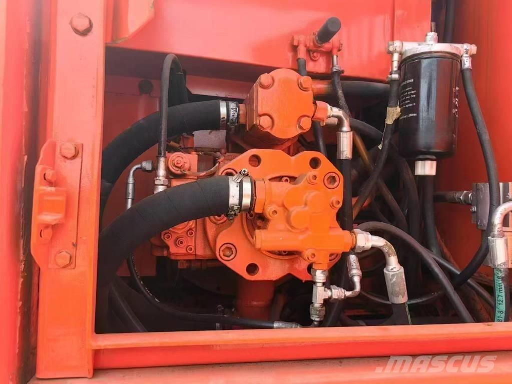 Doosan DH 150 Bageri na kotačima