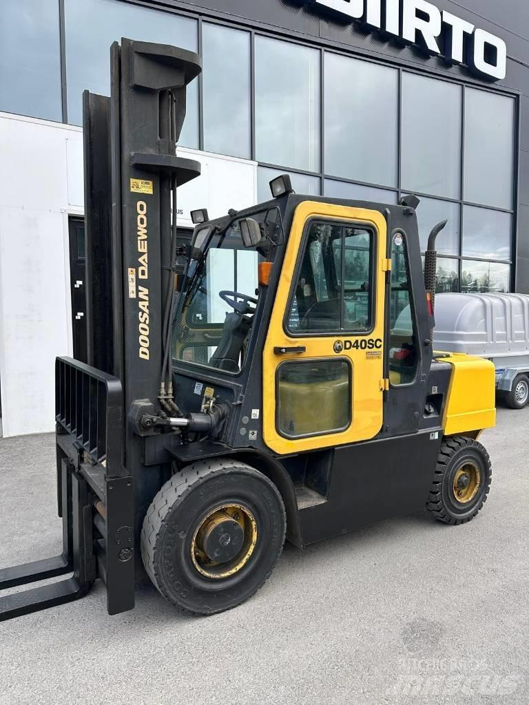 Daewoo D40SC-2 Dizelski viličari