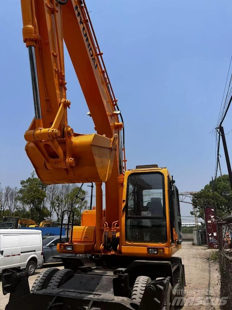 Hyundai R210W-7 Bageri na kotačima