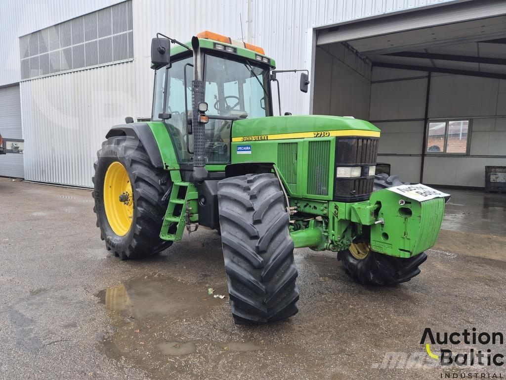 John Deere 7710 Traktori