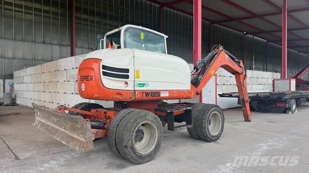 Yanmar TW 85 Bageri na kotačima