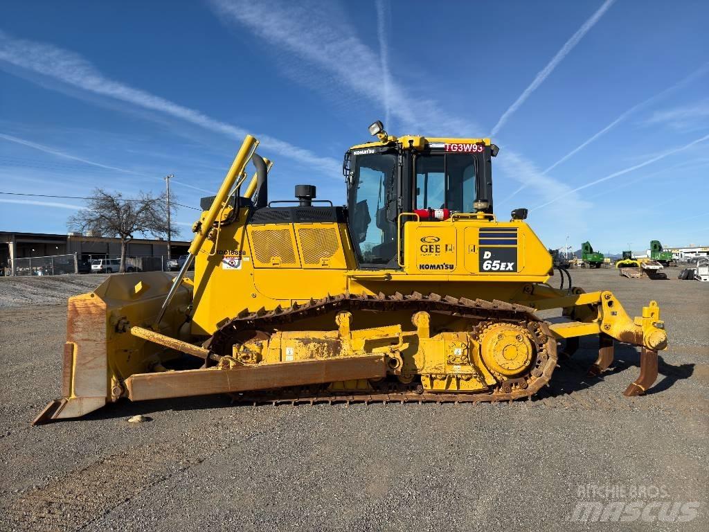 Komatsu D65EX-18 Buldožeri gusjeničari