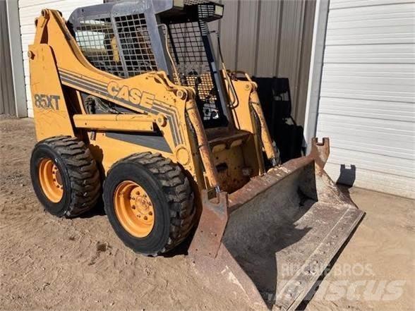 CASE 85XT Skid steer mini utovarivači