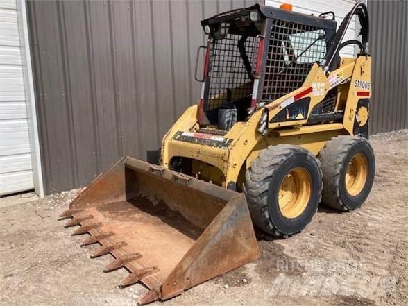 CAT 228 Skid steer mini utovarivači