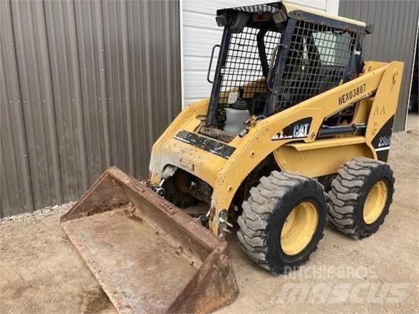 CAT 236B Skid steer mini utovarivači