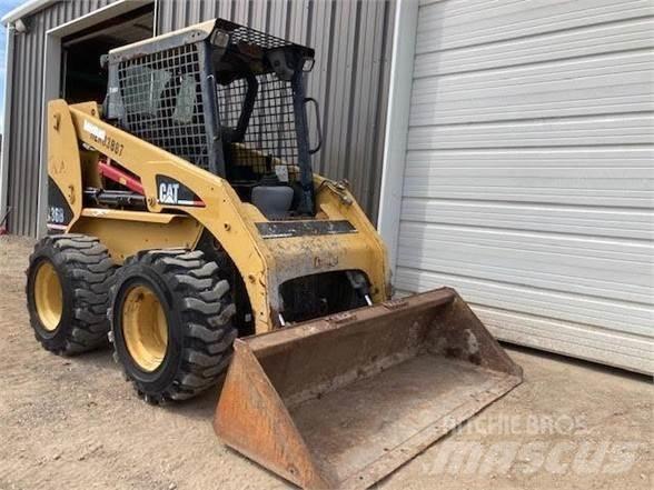 CAT 236B Skid steer mini utovarivači