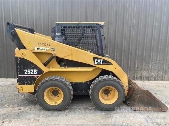 CAT 252B Skid steer mini utovarivači