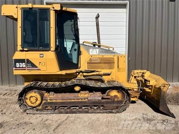 CAT D3G Buldožeri gusjeničari