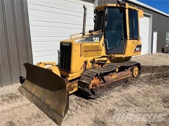 CAT D3G Buldožeri gusjeničari