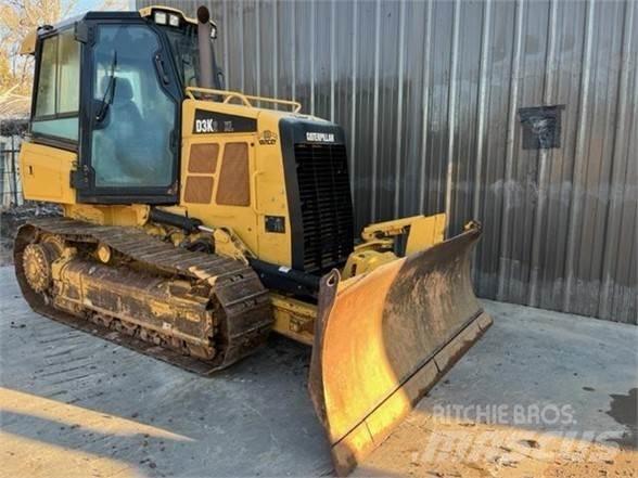 CAT D3K2 Buldožeri gusjeničari